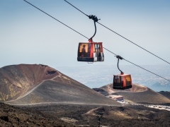 Escursione sull'Etna con funivia, fuoristrada e guida vulcanologica con pranzo al ristorante - 9 giugno 2024