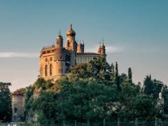 Rocchetta Mattei e Borgo La Scola