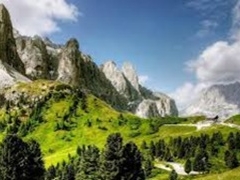 IL RESPIRO DELLE DOLOMITI: malghe e panorami infiniti.